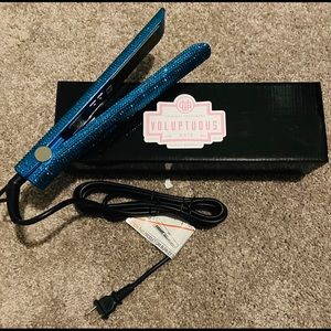 Go Voluptuous Hair Flat Iron
